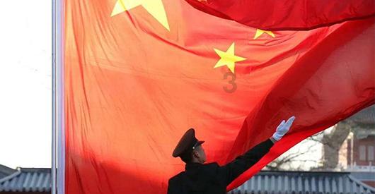 波兰克拉科夫日常生活 民众相聚圣玛丽大教堂附近